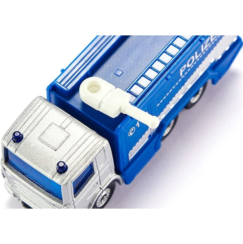 camion della polizia con idrante