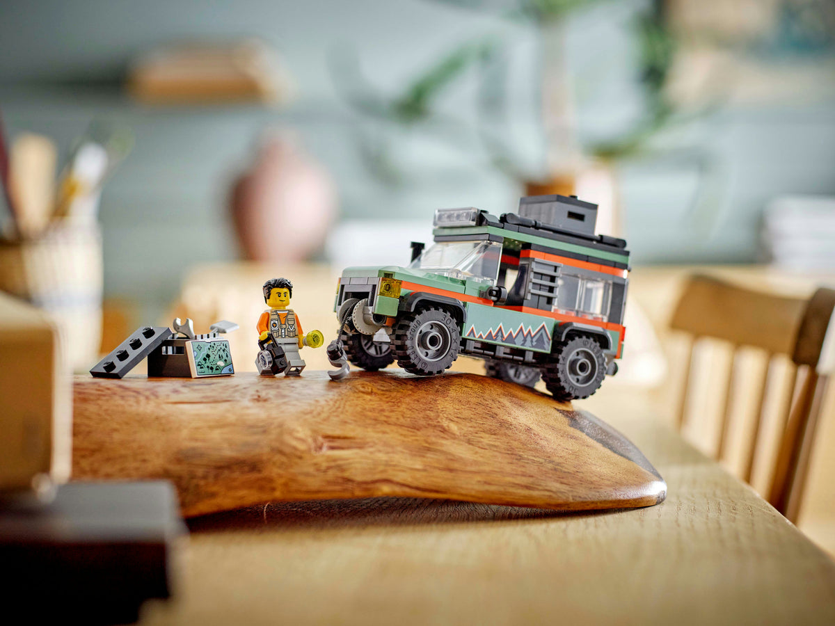 LEGO City 60447 fuoristrada di montagna 4x4
