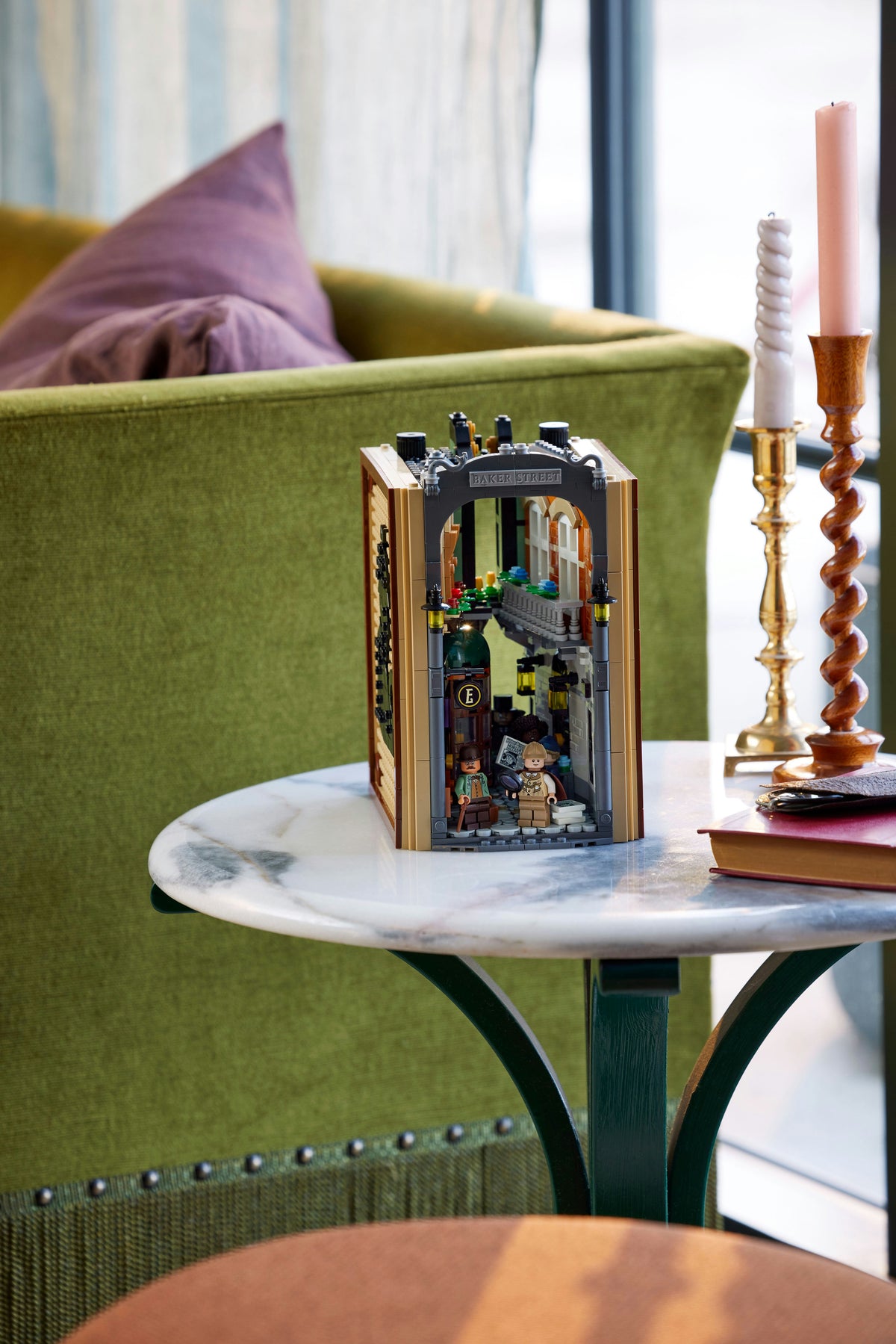 10351 - sherlock holmes: book nook