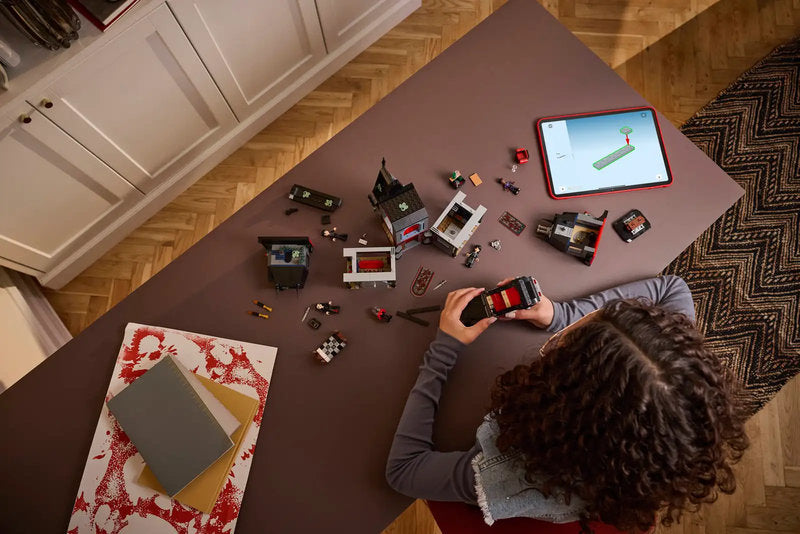 LEGO Wednesday 76786 il cottage di morticia