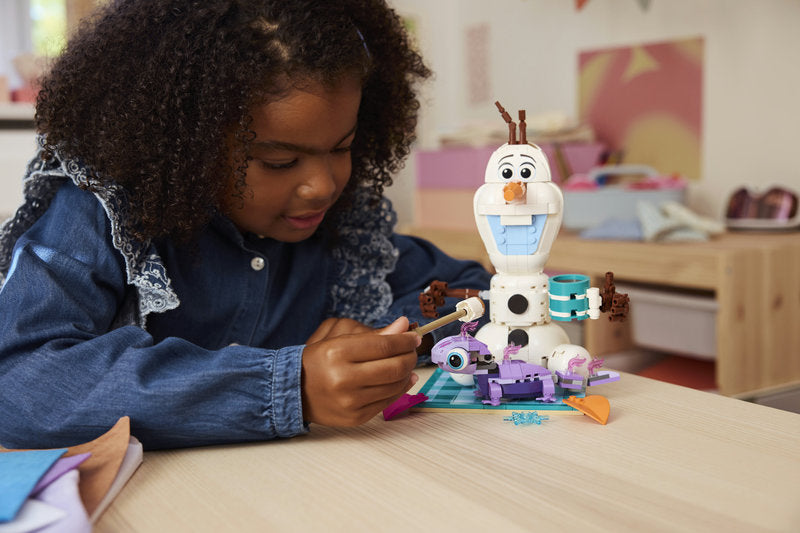 LEGO Disney Princess 43287 il divertente picnic di olaf e bruni