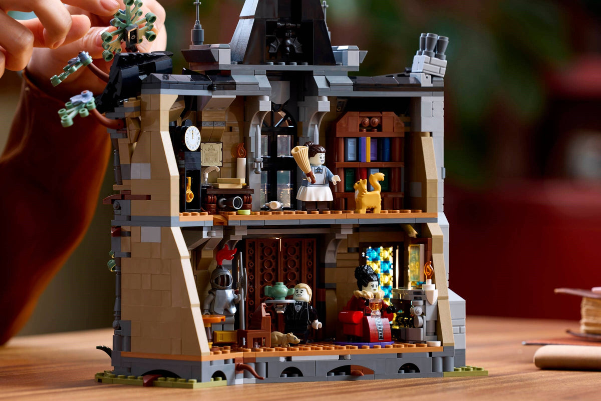 LEGO Icons 11383 maniero della sindaca