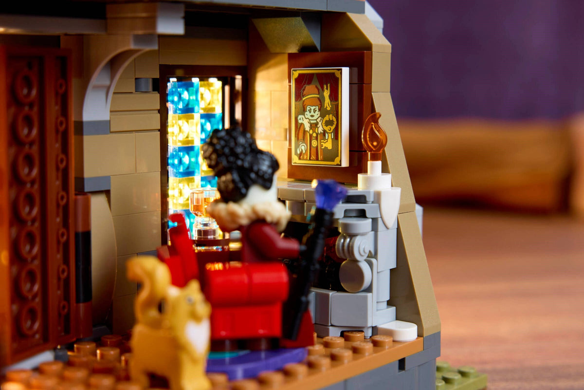 LEGO Icons 11383 maniero della sindaca