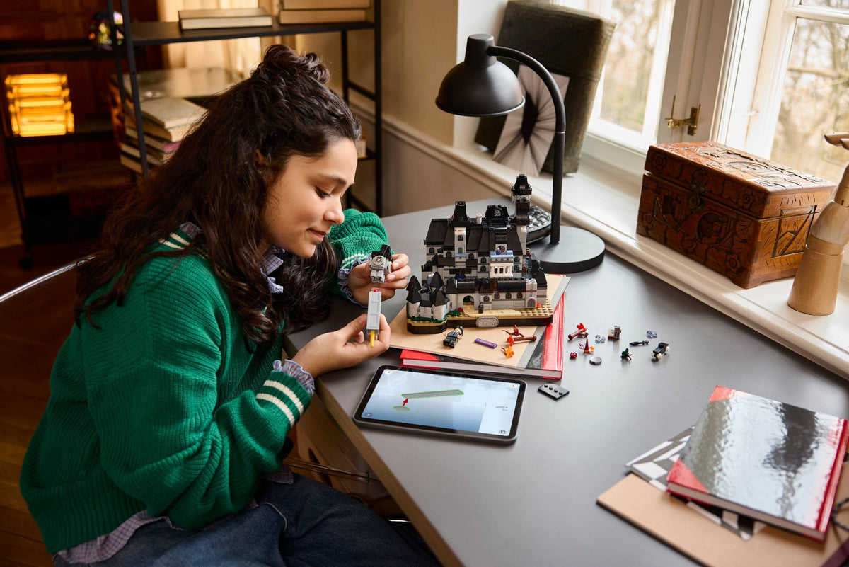 LEGO Wednesday 76788 nevermore academy